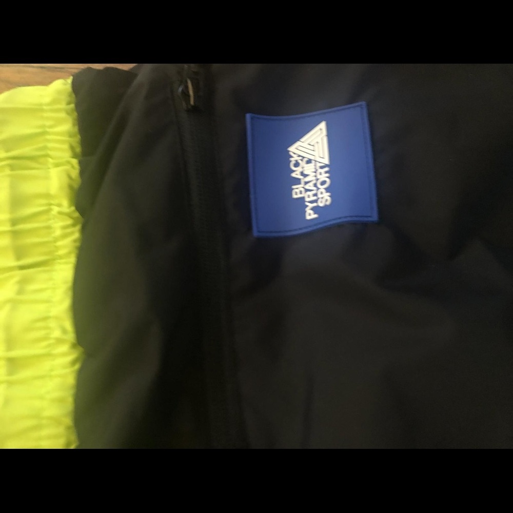 Black Pyramid - Picture 3 of 5